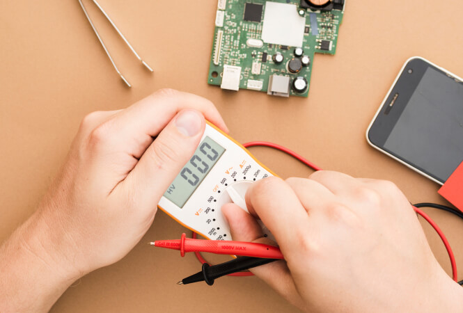 Atelier de reconditionnement de smartphones